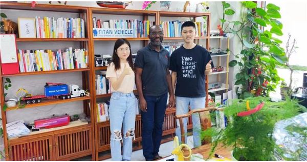 Congo Customer Visits to Customize 75000 ltrs Fuel Tanker Trailer