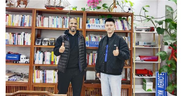 Mauritanian Customer Very Satisfied with the 50,000L Oil Tank Trailer that Inspect