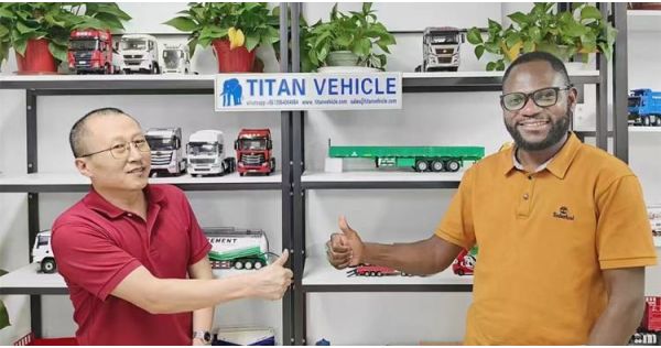 Ghanaian Customers Purchased Flatbed Trailer with Pillars