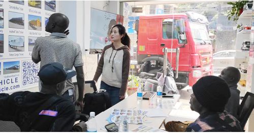 Uganda Customers Visited Tongya Vehicle to Buy 3 Axle Flatbed Semi Trailer