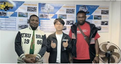 Jamaica Customer Purchased Hydraulic Folding Gooseneck Trailer To Transport Excavator