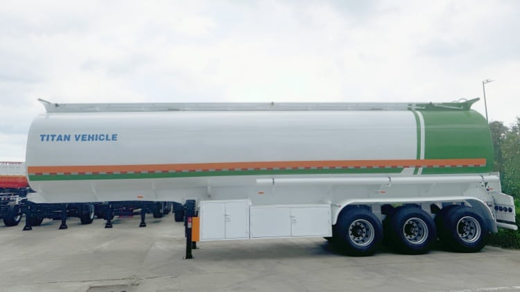 Angola Customer Come To Tongya Vehicle To Buy Petrol Tanker