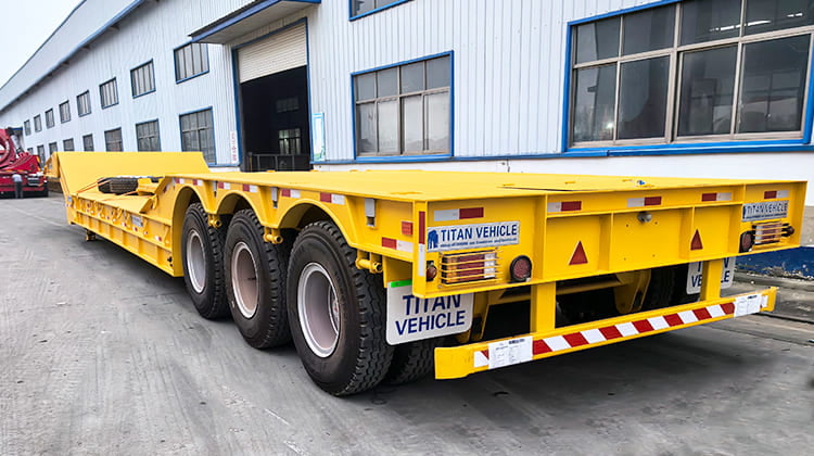 Tri Axle Folding Gooseneck Trailer for Sale in Guyana