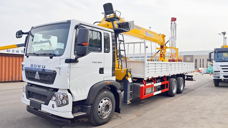 Used Howo 12 Ton Crane Truck for Sale in Uganda