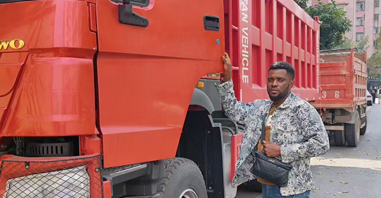 Used Sinotruk Howo 8x4 Dump Truck for Sale in Nigeria