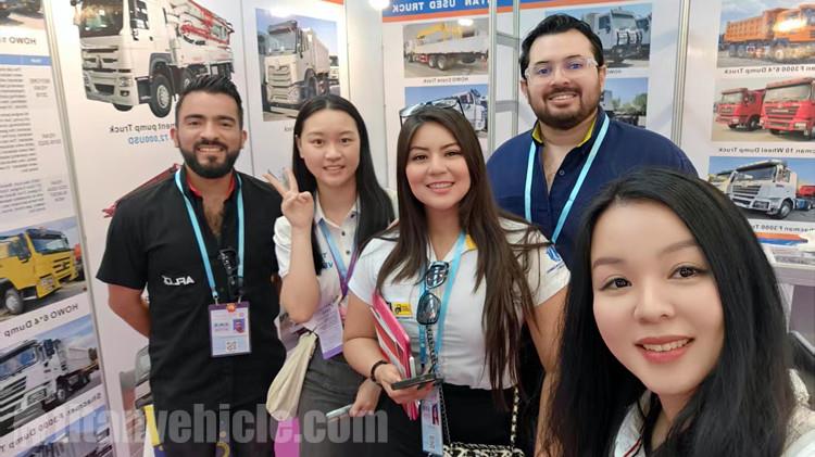 Customers from All Over the World Visit the Tongya Booth at the Canton Fair