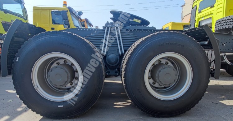 Howo 400  Sinotruk Howo 6x4 Tractor Truck in Guam