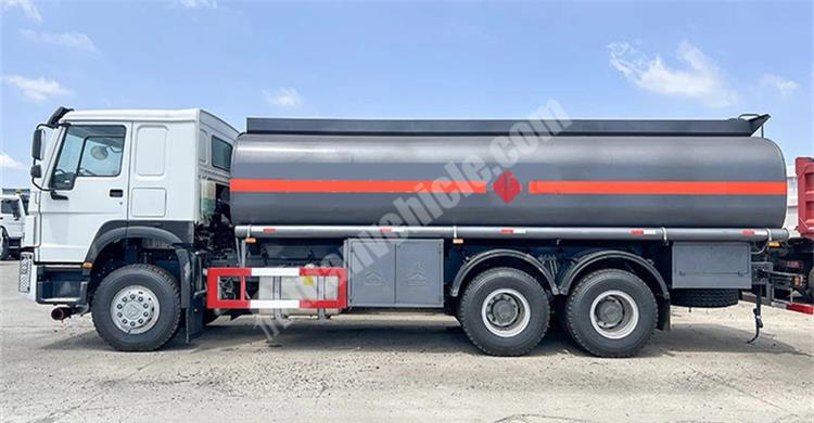 Sinotruk Howo 20000 Liters Fuel Tanker Truck for Sale in Cameroon
