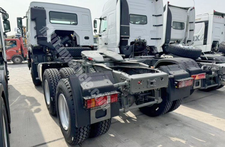 Sinotruk Howo Tractor Truck 6x4 Price in Zimababwe