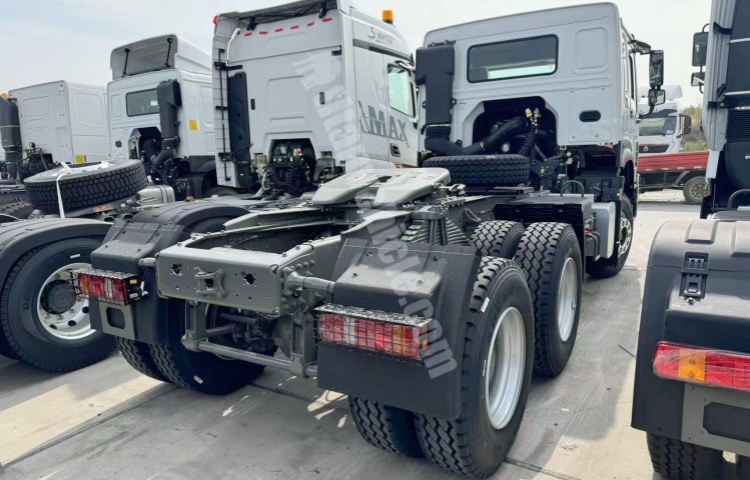 Sinotruk Howo Tractor Truck 6x4 Price in Zimababwe