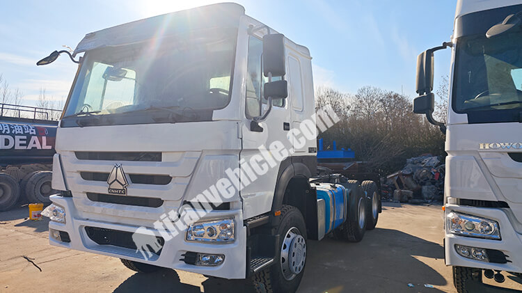 Used Sinotruk Howo Tractor Truck for Sale in Libya