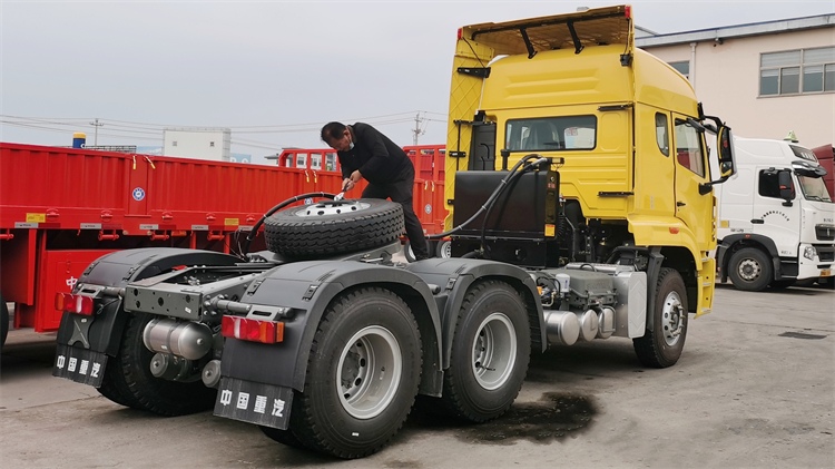 Howo New Model Truck Tractor 420HP Trailer for Sale In Nigeria Lagos