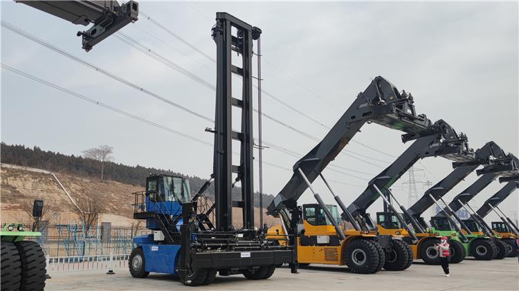 XCMG 45T Reach Container Stacker for Sale In Zimbabwe