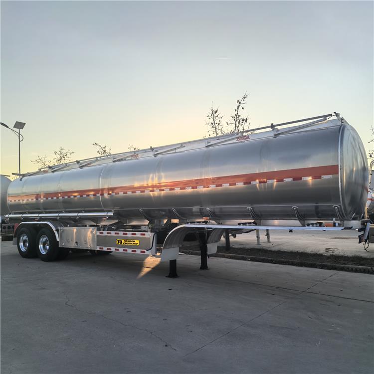 Henred Fruehauf Aluminum Tank Trailers
